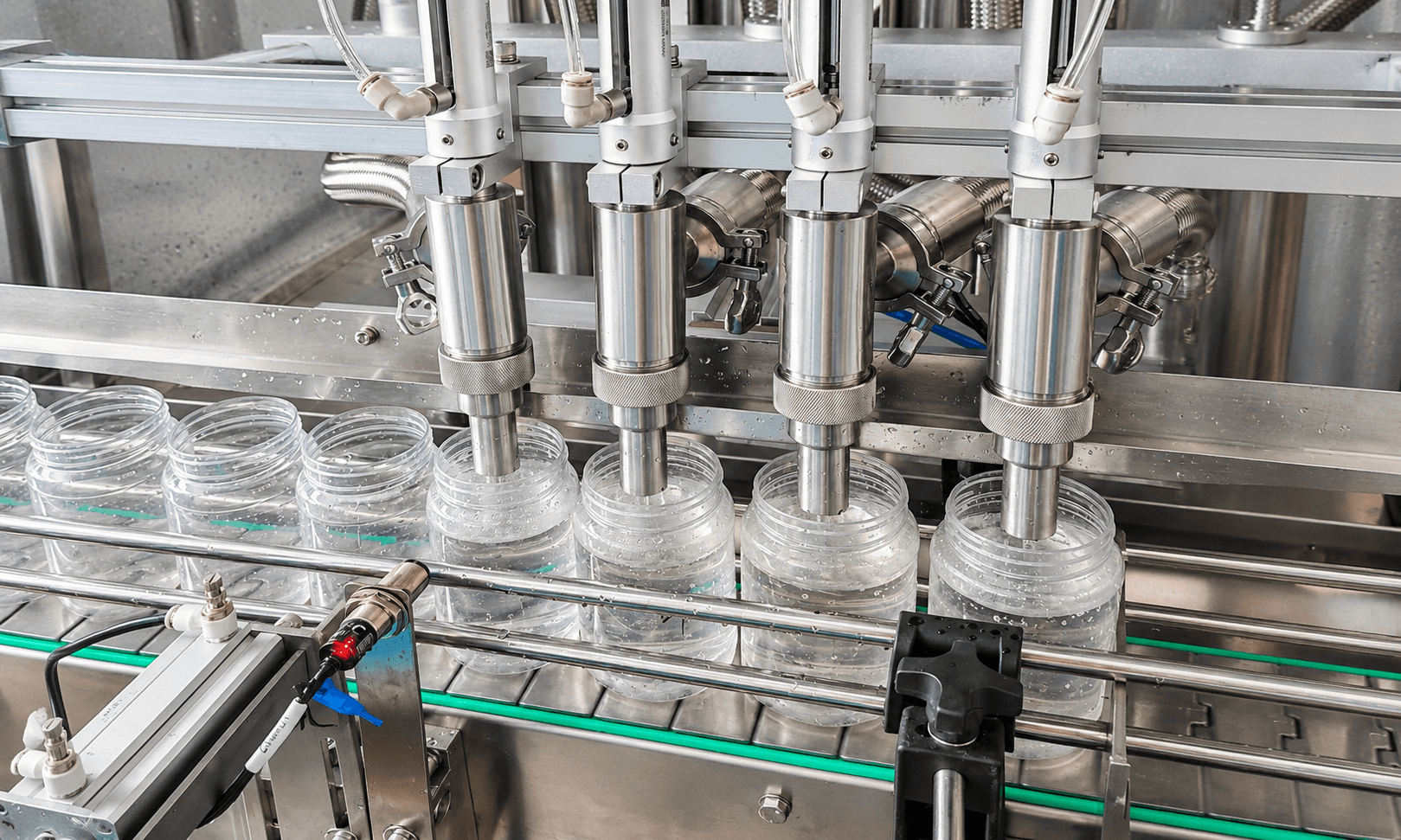 Hệ thống Piston định lượng và chiết rót nước sốt